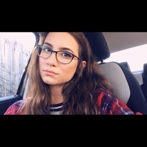 Meet your Posher, Olyvia